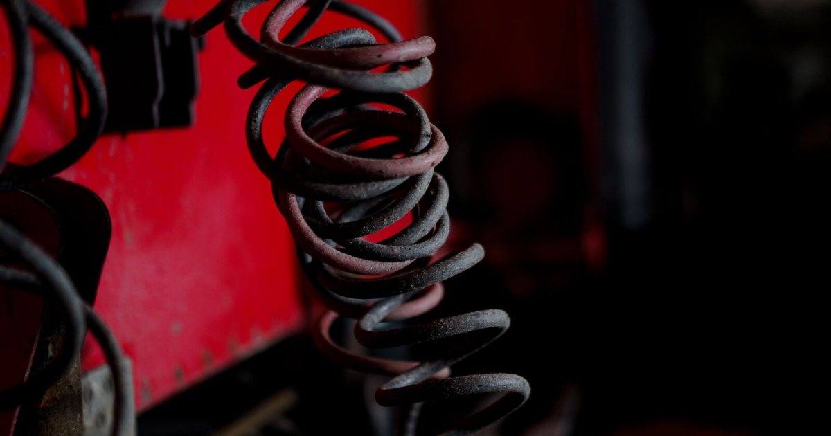 Endüstriyel makinede baskı yayları