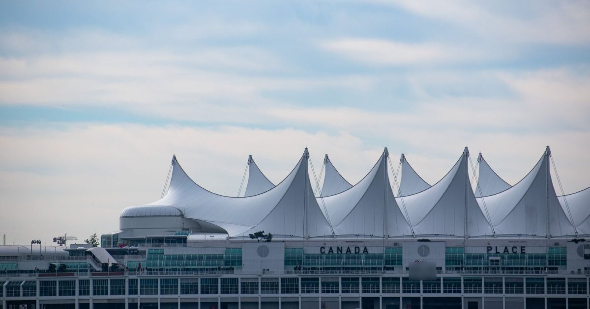 Vancouver kongre merkezinin yelken çatılı binası