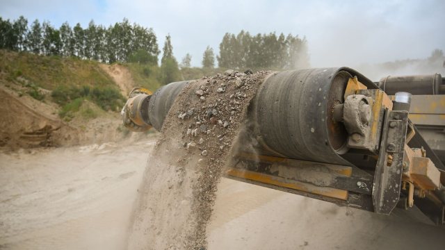 Ağır Sanayi Konveyörlerinde Konik Helisel Redüktör