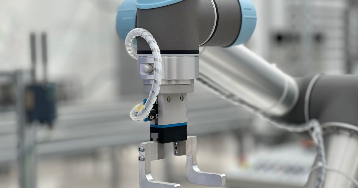 Tutucu takılı iş birlikçi robot kol